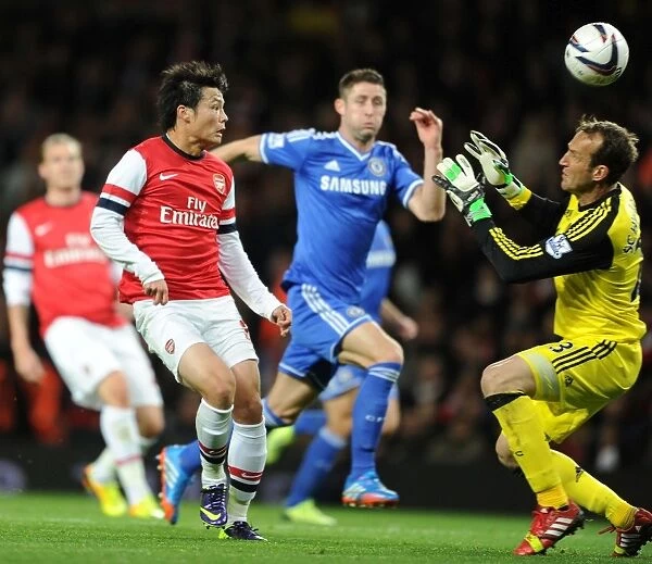 Arsenal's Ryo Miyaichi Outmaneuvers Chelsea's Mark Schwarzer in Capital One Cup Clash