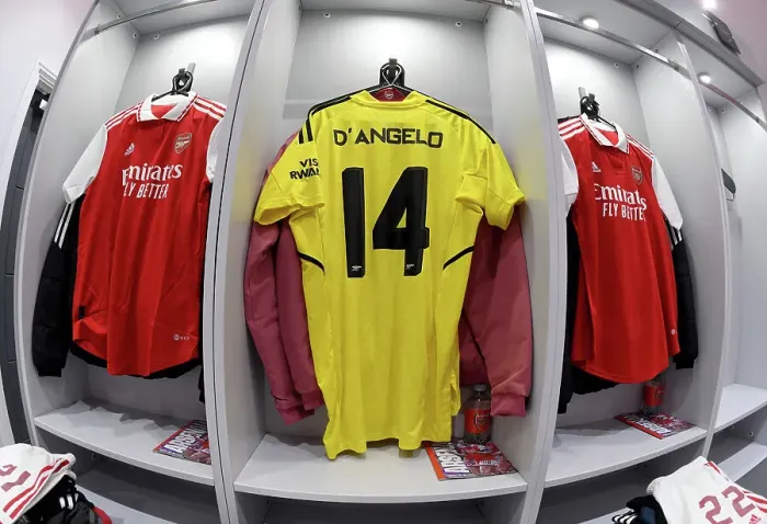 Framed Print : Arsenal's Sabrina D'Angelo Prepares for Conti Cup Clash Against Aston Villa