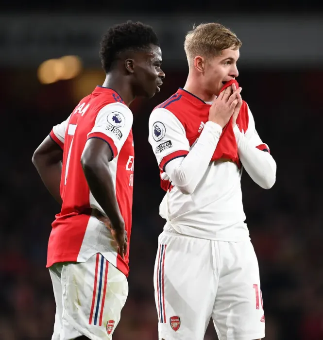 Framed Print : Arsenal's Saka and Smith Rowe in Action: Arsenal vs Aston Villa, Premier League 2021-22 Framed Print : Arsenal's Saka and Smith Rowe in Action: Arsenal vs Aston Villa, Premier League 2021-22