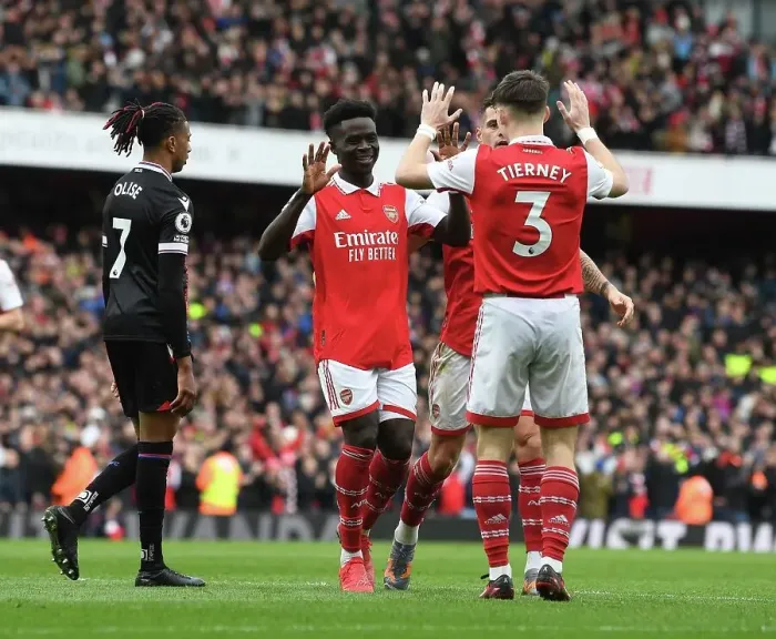 Framed Print : Arsenal's Saka and Tierney: Celebrating a Winning Goal Against Crystal Palace (2022-23)