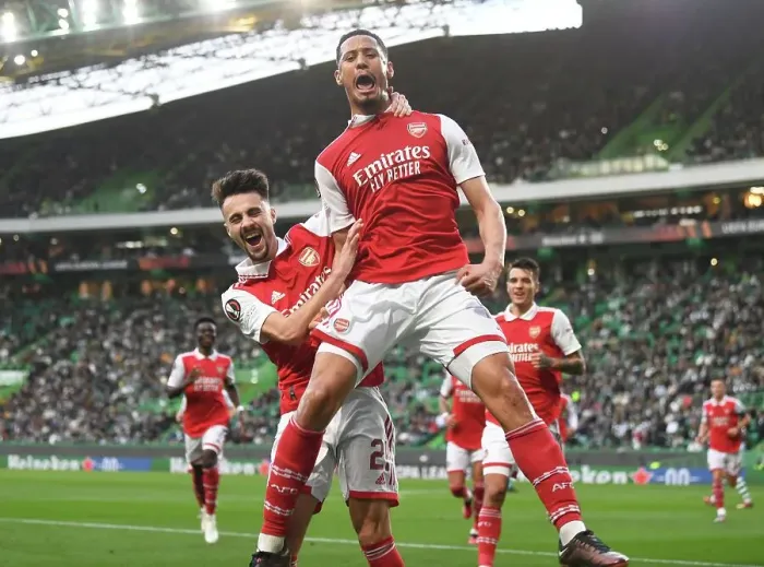 Framed Print : Arsenal's Saliba and Vieira: Celebrating a Goal in Europa League Victory over Sporting Lisbon