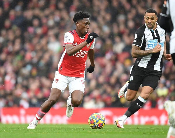 Arsenal's Sambi Outmaneuvers Newcastle's Wilson in Premier League Clash