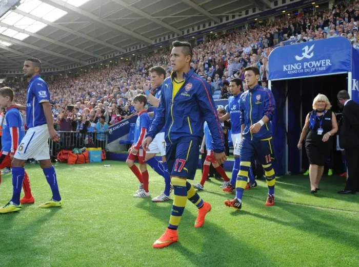 Framed Print : Arsenal's Sanchez and Ozil Before Leicester Clash (2014-15)