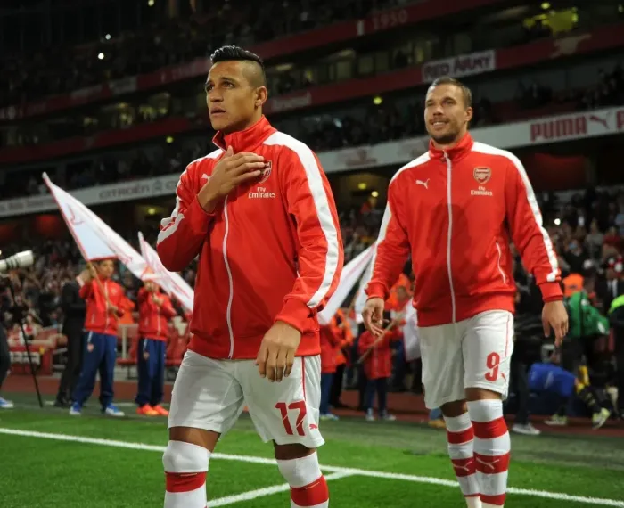 Framed Print : Arsenal's Sanchez and Podolski in Action against Southampton (Capital One Cup 2014 / 15)