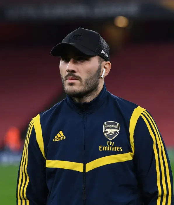 Framed Print : Arsenal's Sead Kolasinac Gears Up for Europa League Battle Against Vitoria Guimaraes