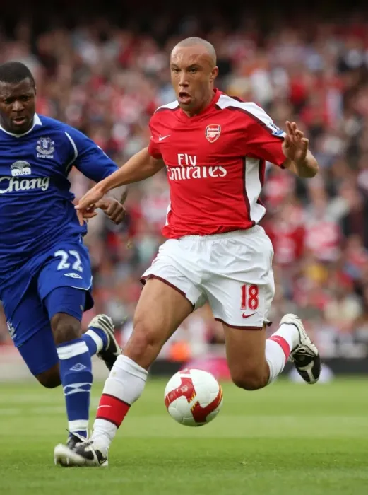 Framed Print : Arsenal's Silvestre Shines in 3:1 Victory Over Everton's Yakubu in Premier League Clash at Emirates Stadium, October 18, 2008