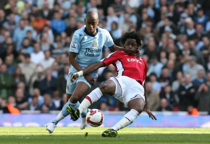 Framed Print : Arsenal's Song Shines as Gunners Top Manchester City 2-0 in Premier League Showdown, Emirates Stadium, 2009