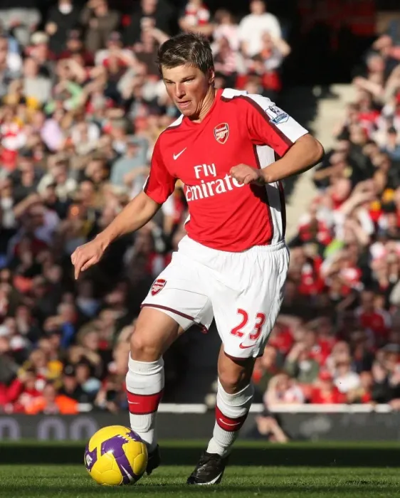 Framed Print : Arsenal's Stalemate: Arshavin's Battle against Sunderland, Barclays Premier League, 0-0