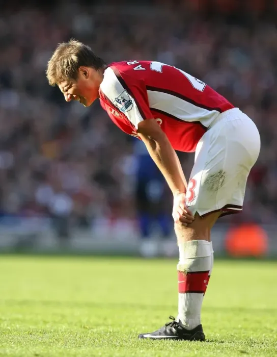 Framed Print : Arsenal's Stalemate: Arshavin's Scoreless Battle Against Sunderland, Barclays Premier League, Emirates Stadium, 21st February 2009