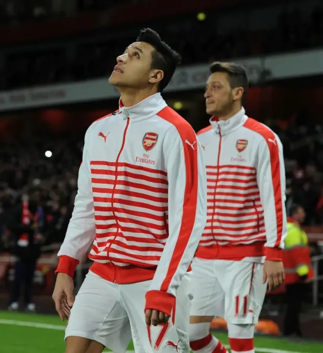 Framed Print : Arsenal's Star Duo: Sanchez and Ozil Before Arsenal v Leicester City (2015)