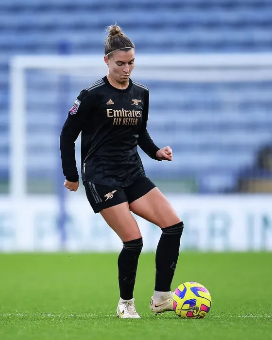 Framed Print : Arsenal's Steph Catley in Action against Leicester City in FA Women's Super League Clash