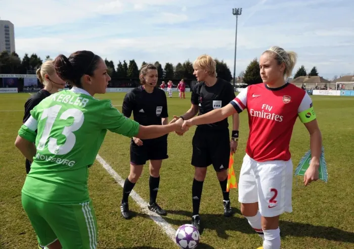 Framed Print : Arsenal's Steph Houghton and Nadine Kessler of VfL Wolfsburg Exchange Pre-Match Greetings in UEFA Women's Champions League Semi-Final
