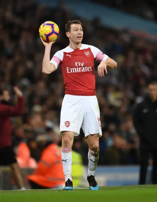 Framed Print : Arsenal's Stephan Lichtsteiner Faces Manchester City in Premier League Clash (2018-19) Framed Print : Arsenal's Stephan Lichtsteiner Faces Manchester City in Premier League Clash (2018-19)