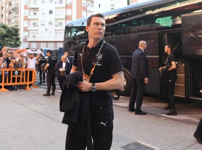 Framed Print : Arsenal's Stephan Lichtsteiner Gears Up for Valencia Showdown in Europa League Semi-Final