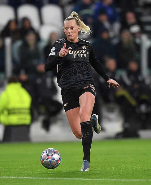 Arsenal's Stina Blackstenius Fights for Victory in Turin: Juventus vs. Arsenal, UEFA Women's Champions League 2022