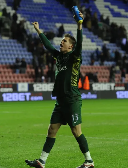 Framed Print : Arsenal's Szczesny Celebrates Win Against Wigan Athletic (2011-12)