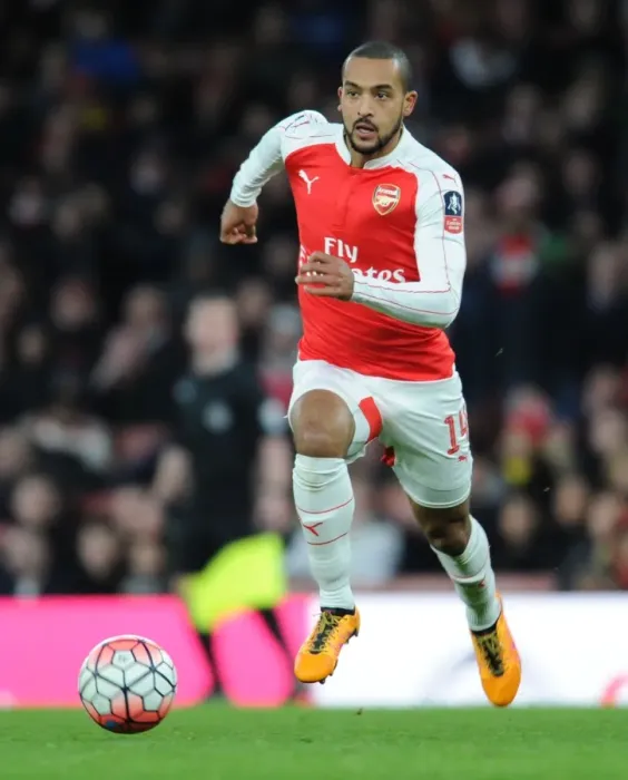 Framed Print : Arsenal's Theo Walcott in FA Cup Action: Arsenal vs Burnley (January 2016) Framed Print : Arsenal's Theo Walcott in FA Cup Action: Arsenal vs Burnley (January 2016)