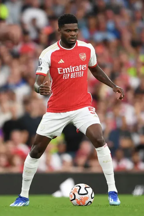 Framed Print : Arsenal's Thomas Partey in Action Against Manchester City - Premier League 2023-24