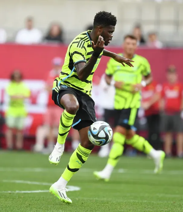 Framed Print : Arsenal's Thomas Partey Faces Manchester United in Pre-Season Friendly, 2023-24