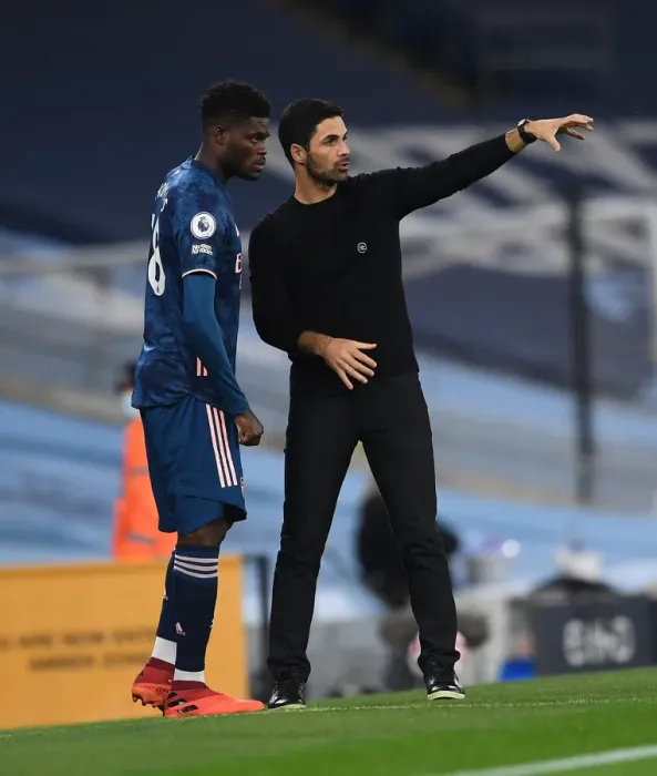 Framed Print : Arsenal's Thomas Partey Receives Tactical Instructions from Mikel Arteta during Manchester City Match (Premier League 2020-21)