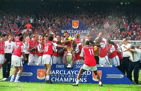 Arsenal's Thrilling 4-3 Victory: FA Premiership Title Win Against Everton (2002)