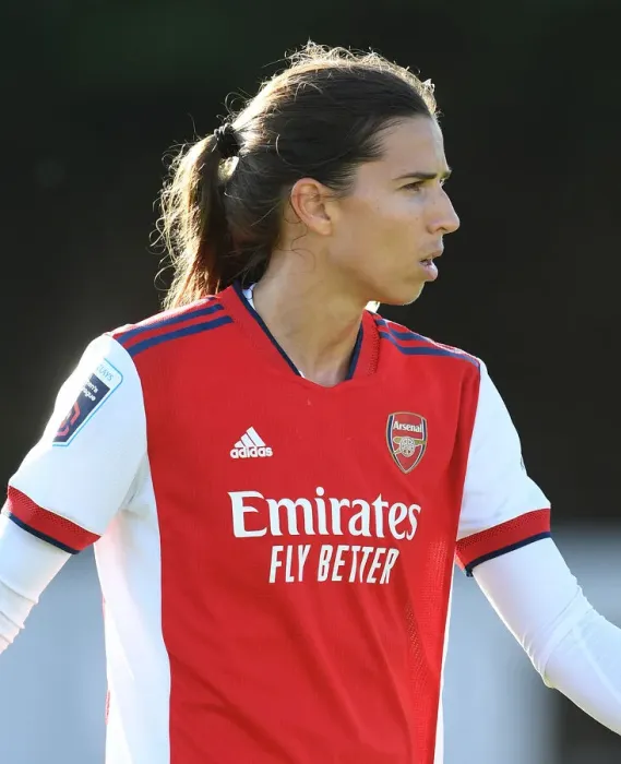 Framed Print : Arsenal's Tobin Heath Shines in FA WSL Clash Against Everton Women