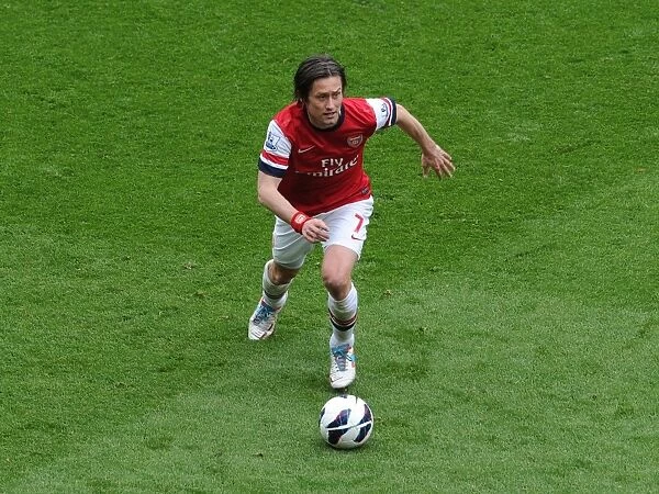 Arsenal's Tomas Rosicky in Action Against Manchester United (2013)