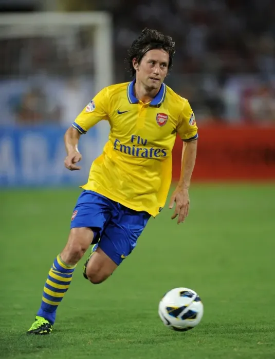 Framed Print : Arsenal's Tomas Rosicky in Action against Vietnam (2013-14) Framed Print : Arsenal's Tomas Rosicky in Action against Vietnam (2013-14)