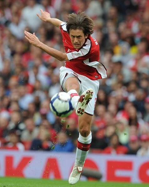 Arsenal's Tomas Rosicky Scores in 2-1 Victory over Athletico Madrid, Emirates Cup 2009
