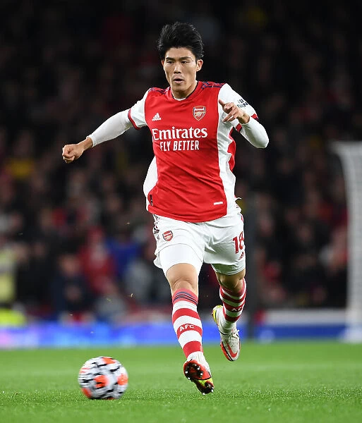 Arsenal's Tomiyasu in Action: Arsenal vs. Aston Villa, Premier League 2021-22