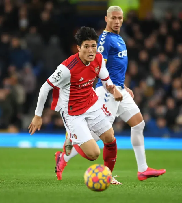 Framed Print : Arsenal's Tomiyasu in Action: Everton vs Arsenal, Premier League 2020-21 Framed Print : Arsenal's Tomiyasu in Action: Everton vs Arsenal, Premier League 2020-21