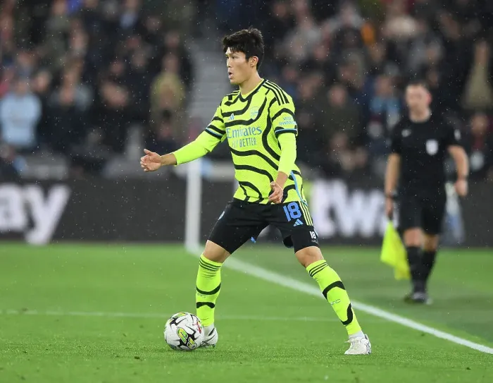 Framed Print : Arsenal's Tomiyasu in Action against West Ham in Carabao Cup Clash Framed Print : Arsenal's Tomiyasu in Action against West Ham in Carabao Cup Clash