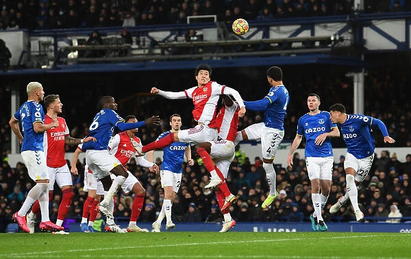 Arsenal's Tomiyasu Leaps for the Ball in Intense Everton Clash - Premier League 2020-21
