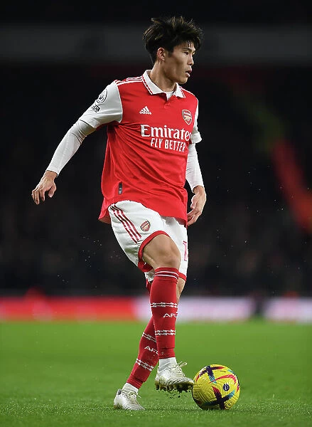 Arsenal's Tomiyasu Prepares for Premier League Battle Against Manchester United (2022-23)