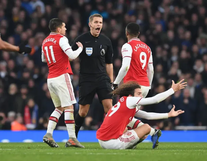 Framed Print : Arsenal's Torreira, Aubameyang, and Guendouzi Protest Ref's Decision: Arsenal vs. Chelsea (December 2019)