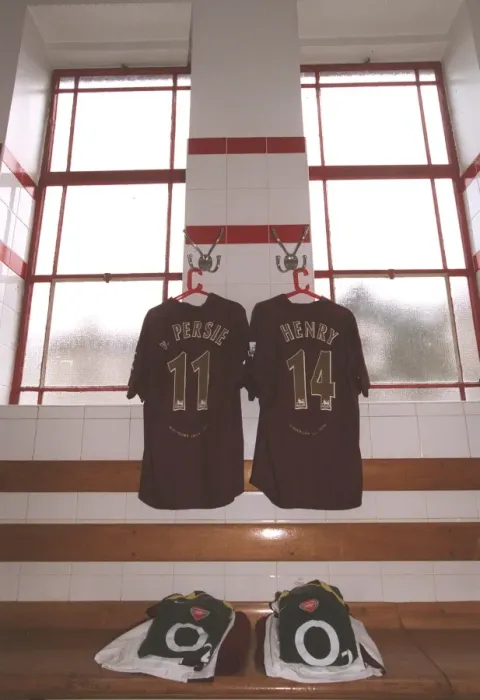 Framed Print : Arsenal's Triumph: 2-0 Victory over Newcastle United at Highbury, August 14, 2005