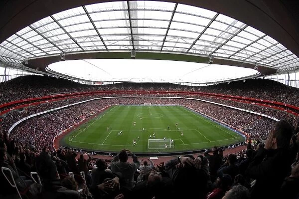 Arsenal's Triumph: 3-0 Over Tottenham Hotspur at Emiras Stadium (2006)