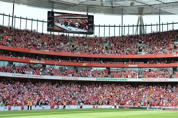Arsenal's Triumph: 4-1 Victory Over Portsmouth in the Barclays Premier League at Emirates Stadium, 2009