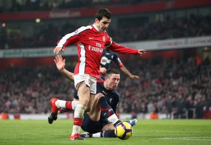 Framed Print : Arsenal's Triumph: 4-2 Victory Over Bolton Wanderers (2010) Framed Print : Arsenal's Triumph: 4-2 Victory Over Bolton Wanderers (2010)