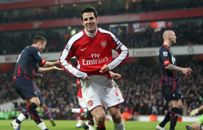 Framed Print : Arsenal's Triumph: 4-2 Victory Over Bolton Wanderers (2010)