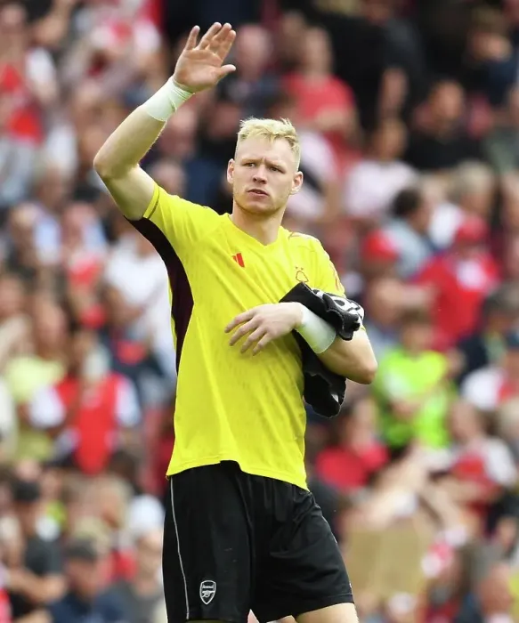 Framed Print : Arsenal's Triumph: Aaron Ramsdale and Fans Celebrate Victory over Nottingham Forest (2023-24)