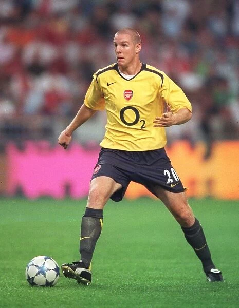 Arsenal's Triumph over Ajax: Philippe Senderos and the Amsterdam Tournament Victory (2005)