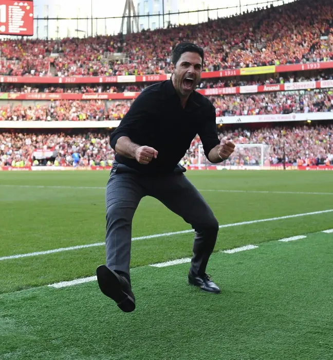 Framed Print : Arsenal's Triumph: Arteta's Men Stun Manchester United with Three Goals