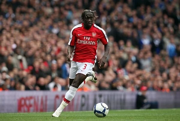 Arsenal's Triumph: Bacary Sagna Stars in 3-1 Barclays Premier League Victory over Birmingham City (17 / 10 / 09)