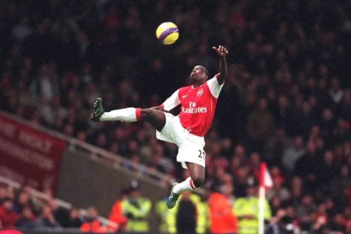 Framed Print : Arsenal's Triumph: Eboue's Brilliant Performance in Arsenal's 3-0 Victory Over Liverpool, FA Premier League (12 / 11 / 06)