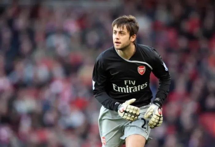 Framed Print : Arsenal's Triumph: Lukasz Fabianski in Action during FA Cup Victory over Plymouth Argyle (3:1, Emirates Stadium, 3 / 1 / 09)