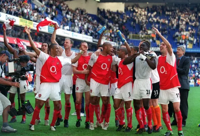 Framed Print : Arsenal's Triumph: Premier League Victory at White Hart Lane, 2004 Framed Print : Arsenal's Triumph: Premier League Victory at White Hart Lane, 2004