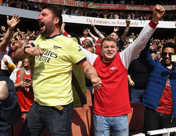 Arsenal's Triumphant Third Goal: Celebrating Victory Over Manchester United (2021-22)
