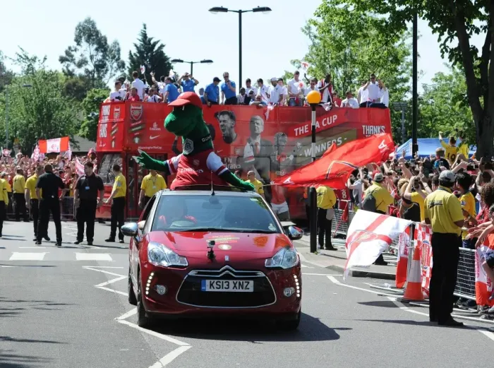 Framed Print : Arsenal's Triumphant Trophy Parade in Islington, May 18, 2014 Framed Print : Arsenal's Triumphant Trophy Parade in Islington, May 18, 2014