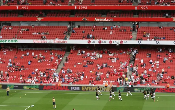 Framed Print : Arsenal's Triumphant Warm-Up: 3-1 Victory over Portsmouth in the Premier League